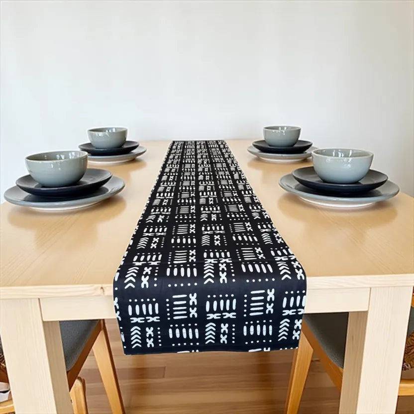Chemin de table à motifs africains - Nappe - Motifs Bogolan noirs et blancs