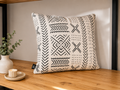 Housse de coussin ethnique beige et noir