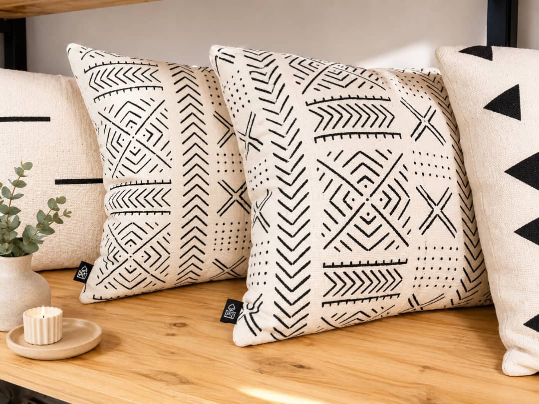 Housse de coussin ethnique beige et noir